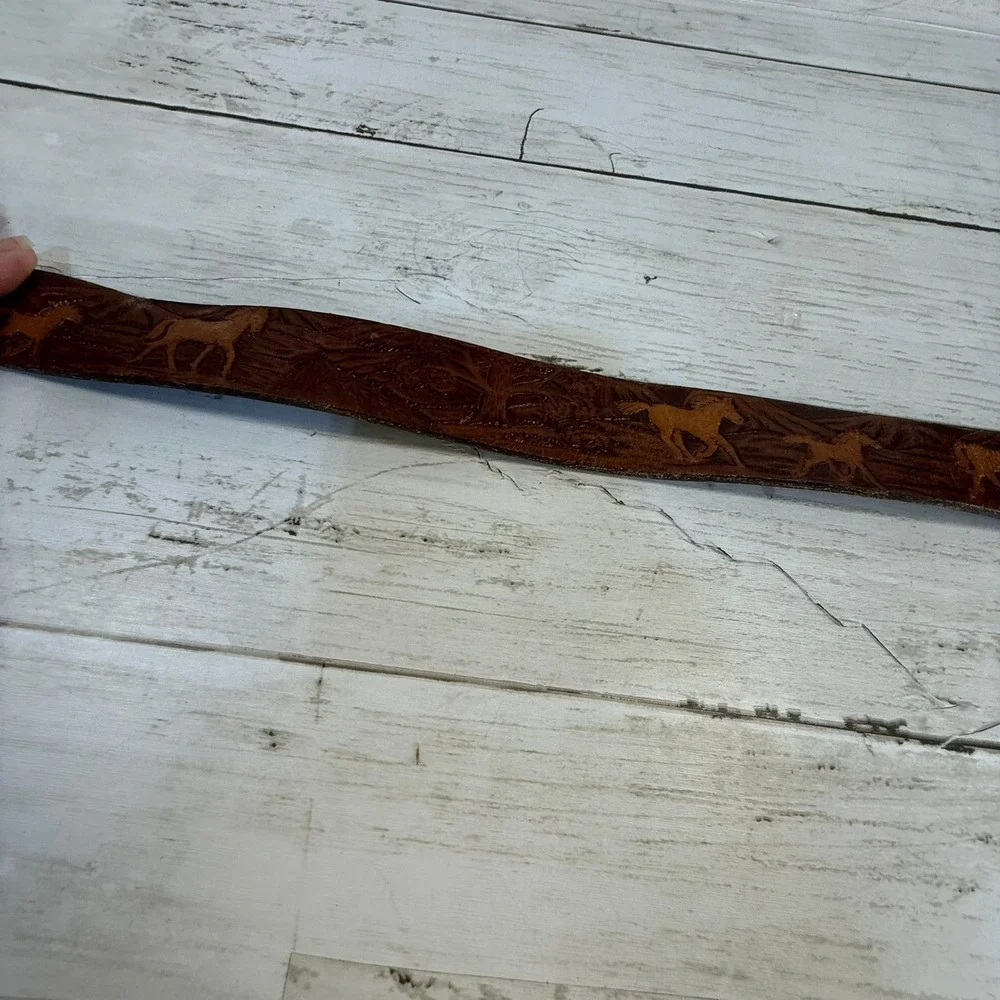 Wrangler‎ Brown Tooled Leather Western Horse Belt Silver Trophy Buckle Size 28